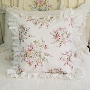 NWOT simply shabby chic Rachel Ashwell Throw pillow cover 18×18